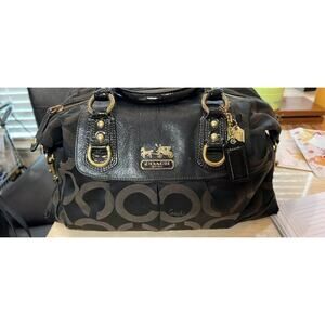 COACH HANDBAG